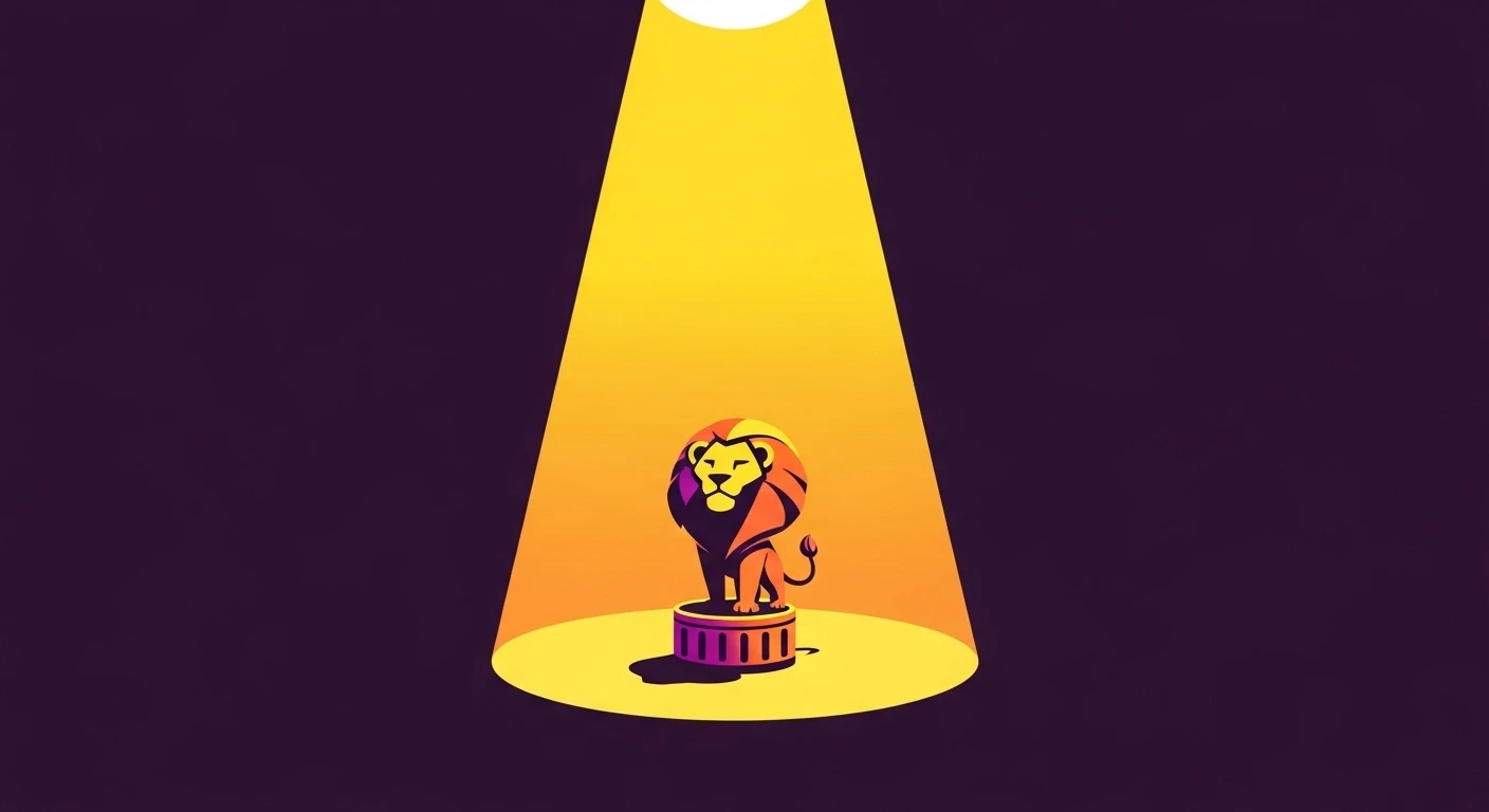 Sư Tử với vương miện lấp lánh, đứng kiêu hãnh trên bục cao, thể hiện sự tự tin, quyền lực và khao khát được chú ý. Ánh sáng rực rỡ chiếu rọi từ phía sau.